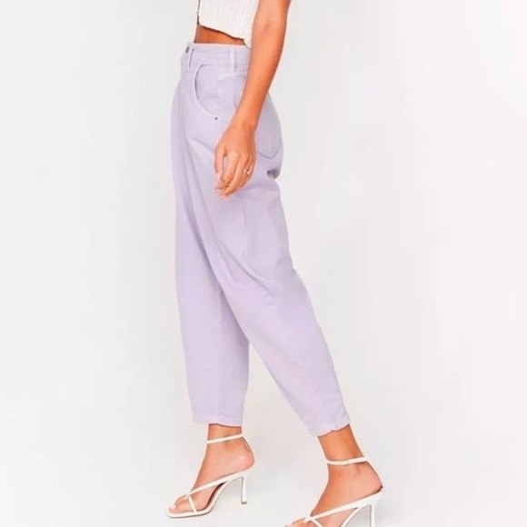 Nasty Gal pleated front High-Waisted taper jeans 4 - Picture 2 of 9